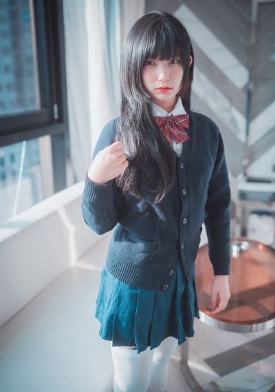 美女排放大量毒气臭屁_BD英语免费电视剧