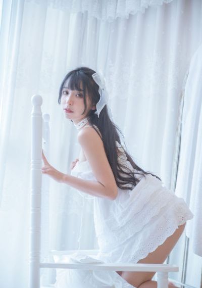 穿超短裙忘穿内裤公交车小说_720免费全集观看