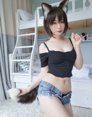 在大巴车被陌生人吸奶头_720高清在线