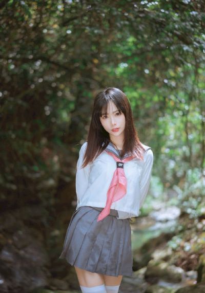 亲嘴扒胸摸屁股免费视频_蓝光HD在线观看